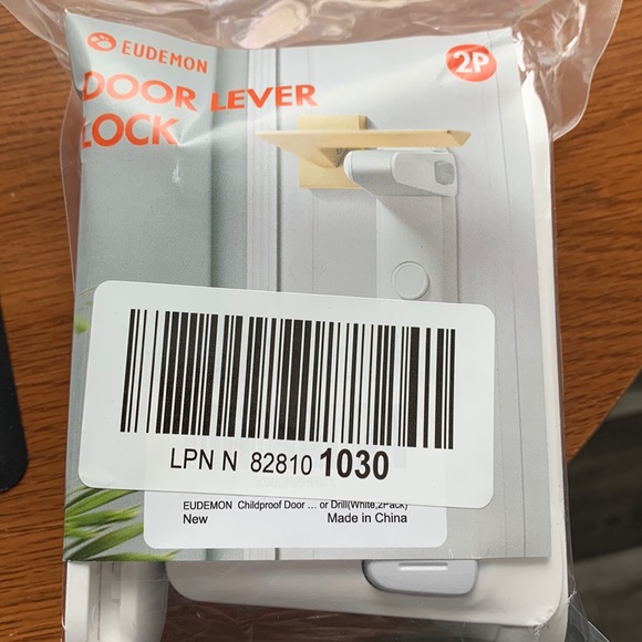 $5 add-on to any bundle!! Or 3/$25 Pet and Kids Door latch (2 pack) - Picture 3 of 5